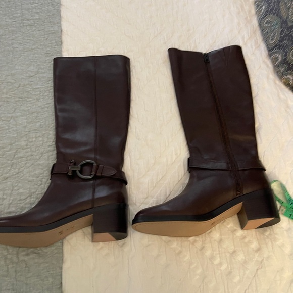Coach NWOB Brown Leather Boots Size 9B / 39 - Picture 4 of 10